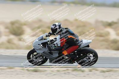 media/May-05-2025-Moto Forza (Mon) [[3c1838c5e5]]/2-B Group/Session 3 (Panning Test Turn 14 Inside)/